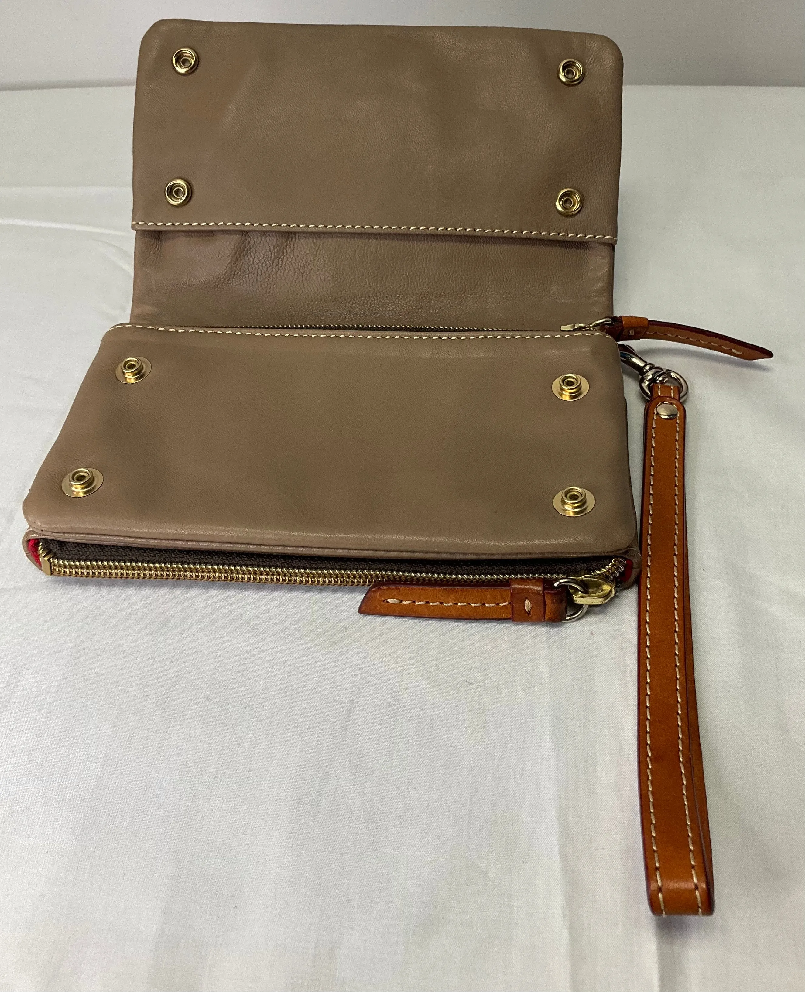 Wristlet Leather By Dooney And Bourke  Size: Large